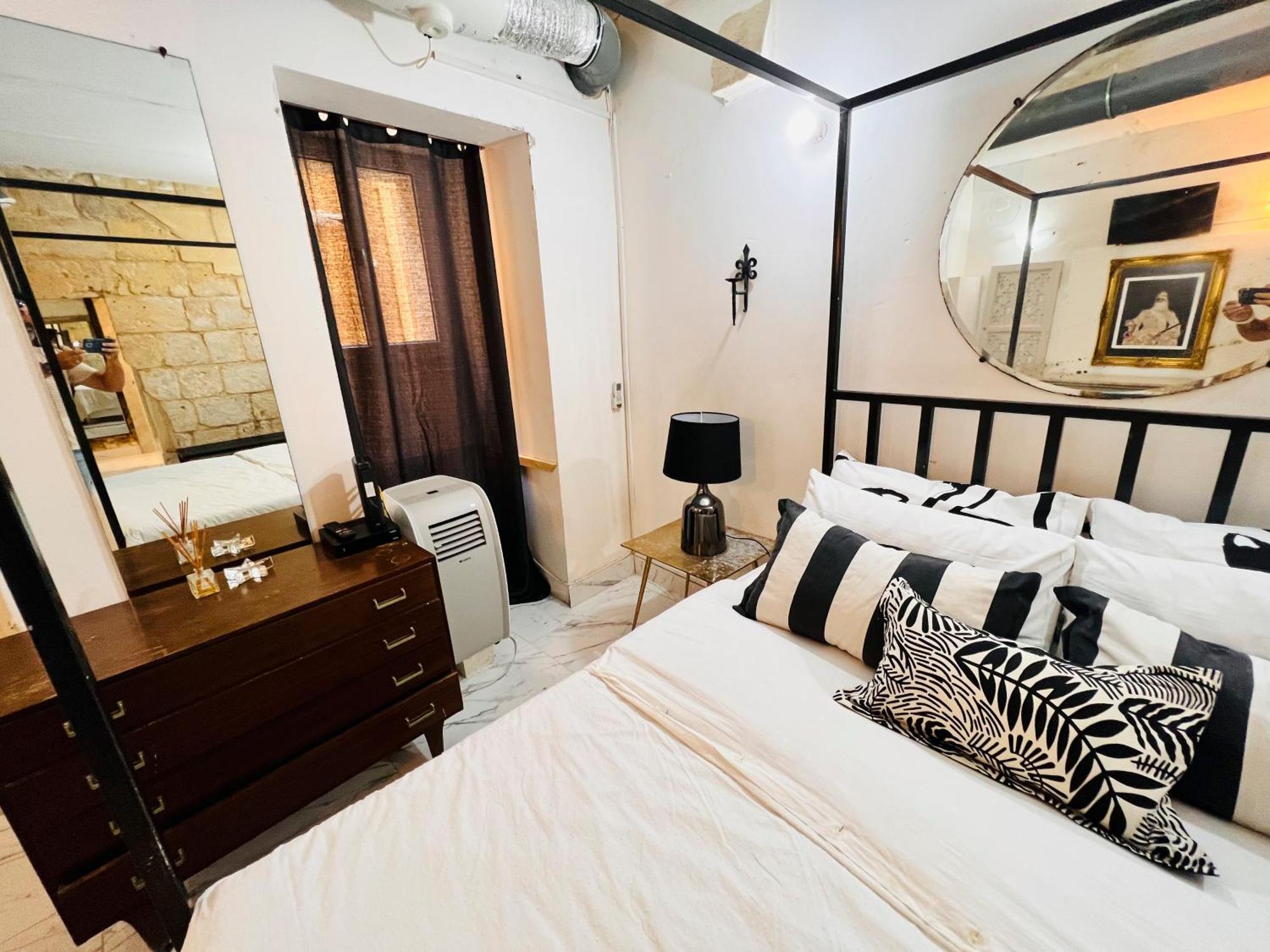 Charming Townhouse Prime Area Valletta Lejlighed Eksteriør billede