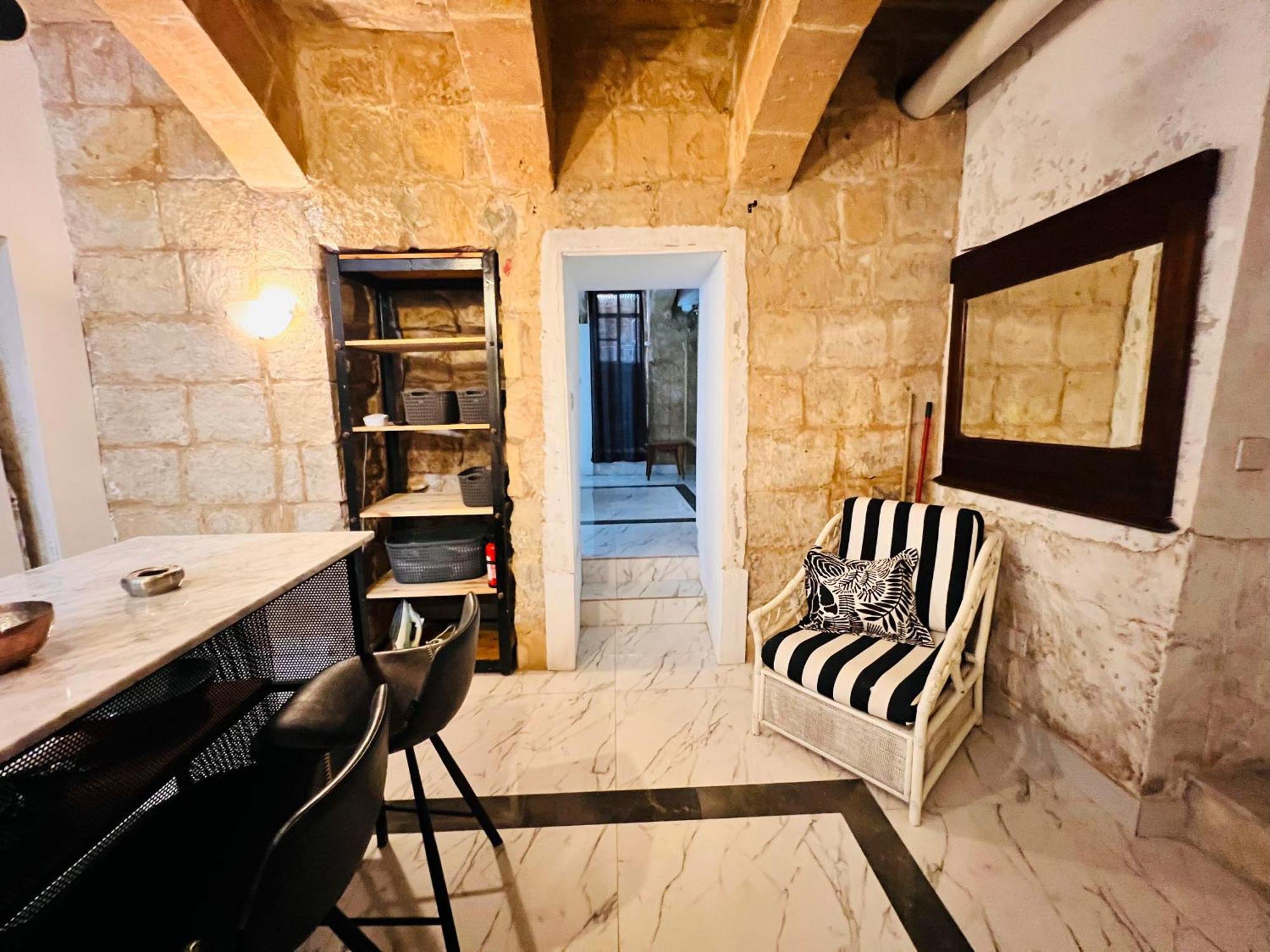 Charming Townhouse Prime Area Valletta Lejlighed Eksteriør billede